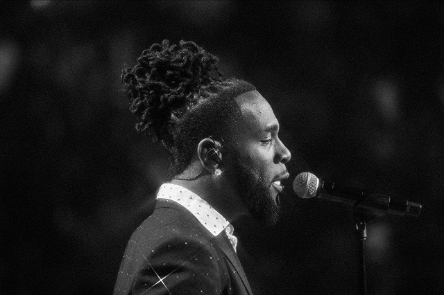 Watch Burna Boy’s Energetic Performance In Front Of Over 20,000 Fans At Madison Square Garden